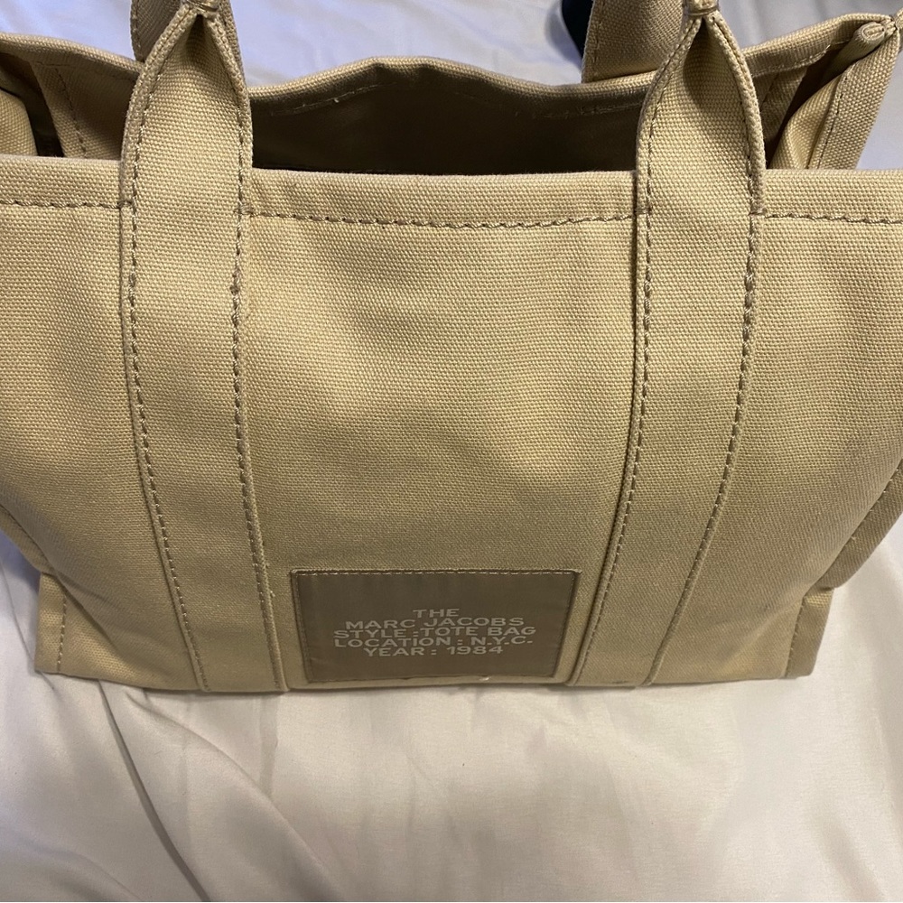 Marc jacobs the tote bag medium